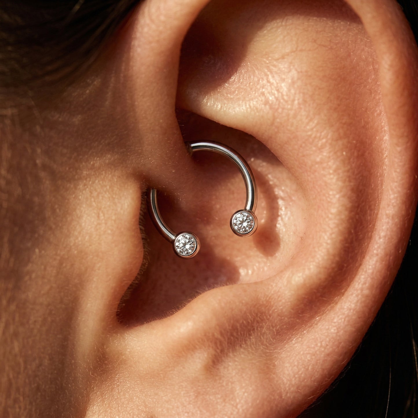 TITANIUM CIRCULAR HORSESHOE BARBELL DOUBLE CRYSTAL THREADLESS END - 10MM