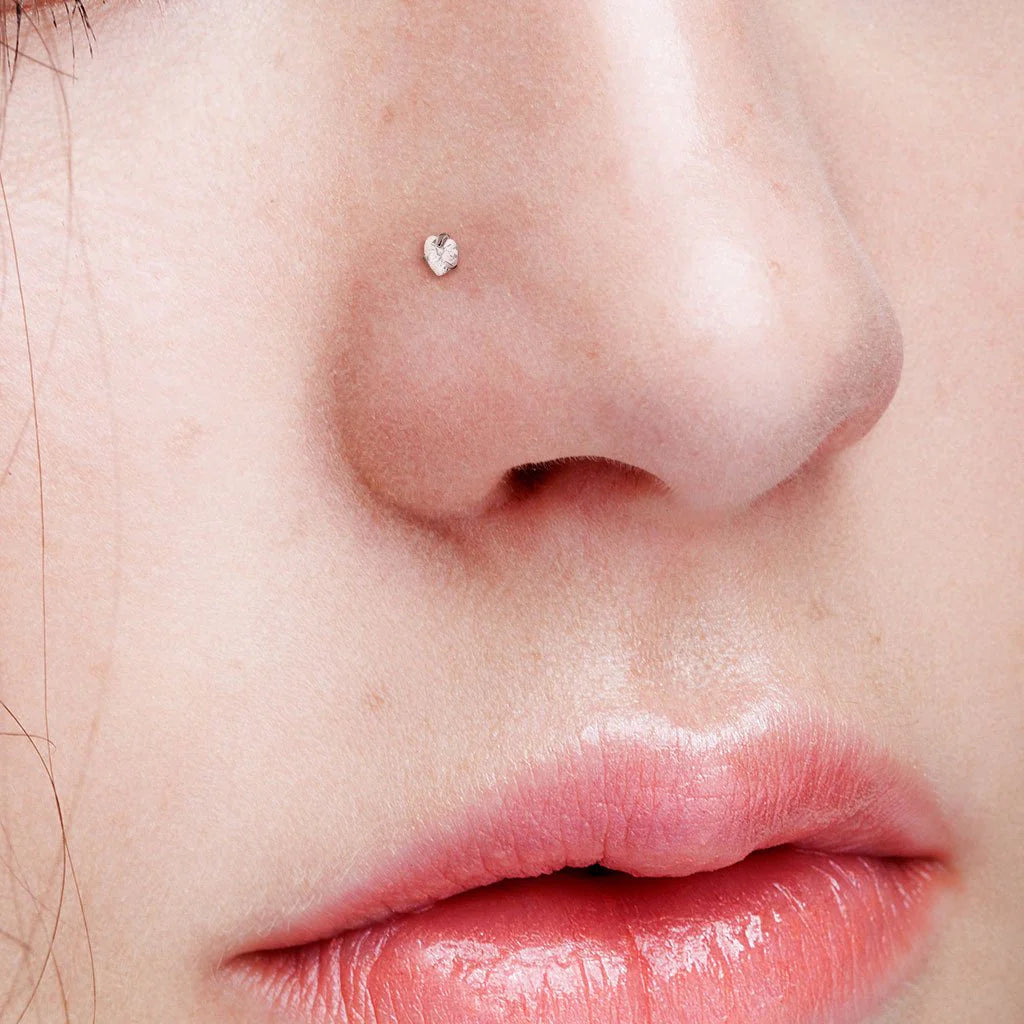 MINI CRYSTAL HEART CORKSCREW NOSE STUD - 6MM