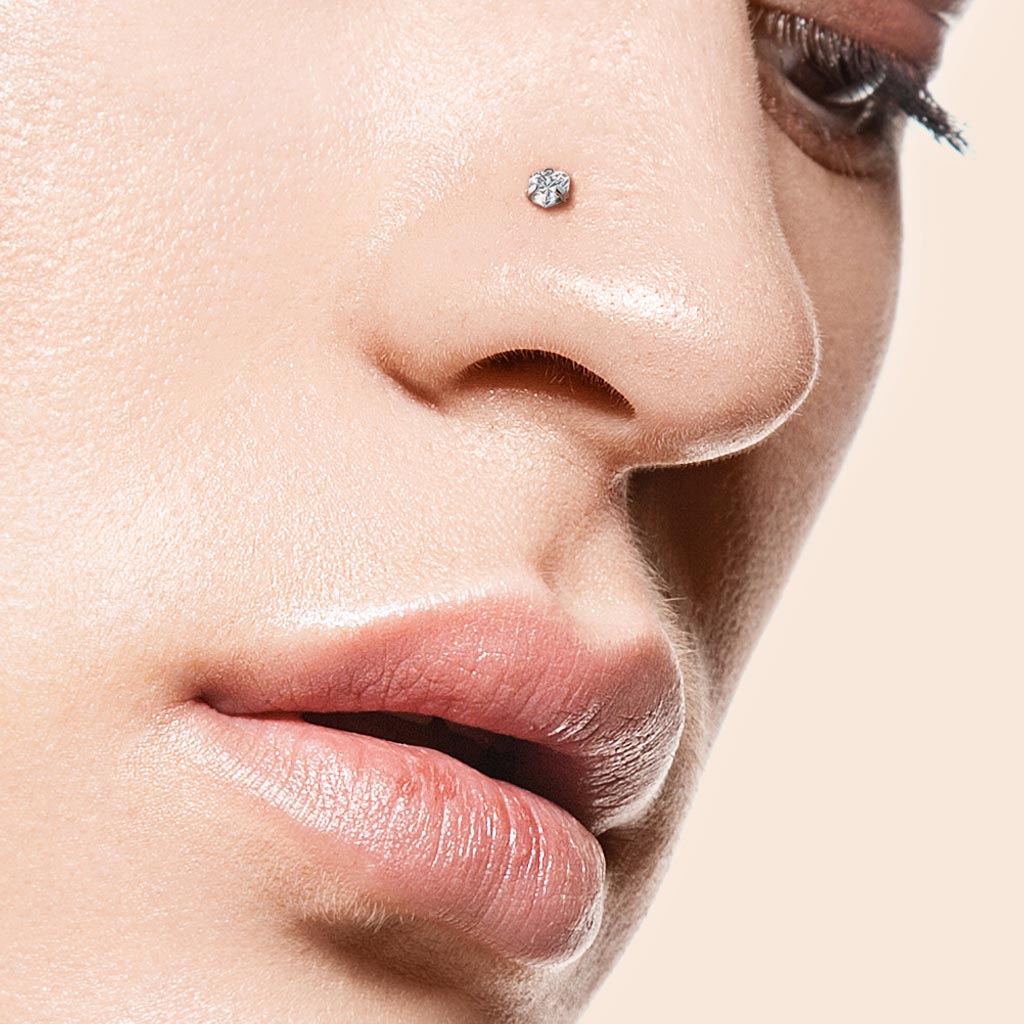 TITANIUM DAINTY CRYSTAL HEART L BEND NOSE STUD - 20 GAUGE