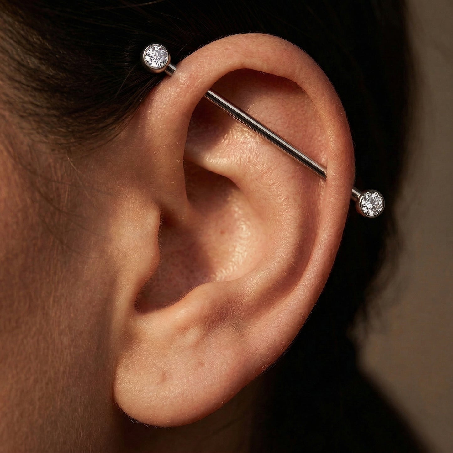 TITANIUM DOUBLE CRYSTAL INDUSTRIAL BARBELL -38MM THREADLESS